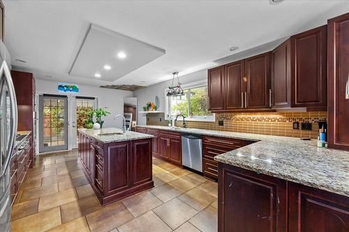 3430 Silverberry Road, Kelowna, BC - Indoor Photo Showing Kitchen