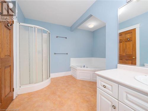 412 11Th Street E, Owen Sound, ON - Indoor Photo Showing Bathroom