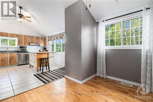 5055 Loggers Way, Ottawa, ON - Indoor Photo Showing Kitchen