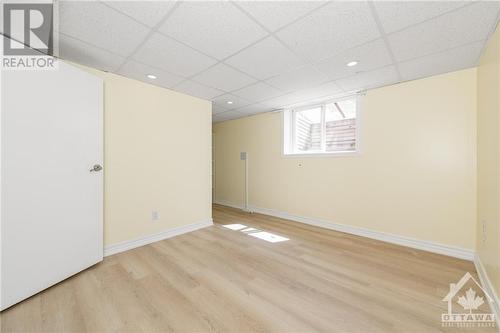 25 Oakview Avenue, Meadowlands - Crestview And Area (7302 - Meadowlands/Crestview), ON - Indoor Photo Showing Other Room