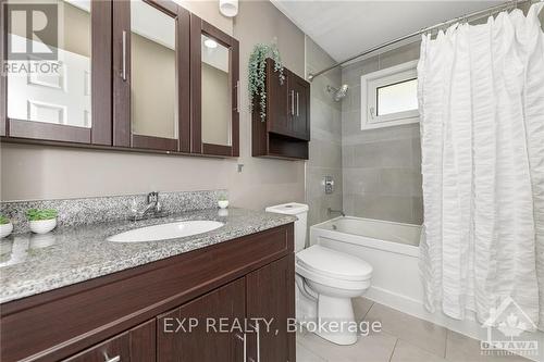 25 Oakview Avenue, Ottawa, ON - Indoor Photo Showing Bathroom