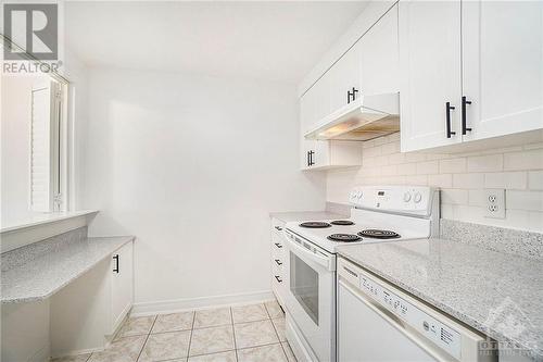 949 North River Road Unit#Ph4, Ottawa, ON - Indoor Photo Showing Kitchen