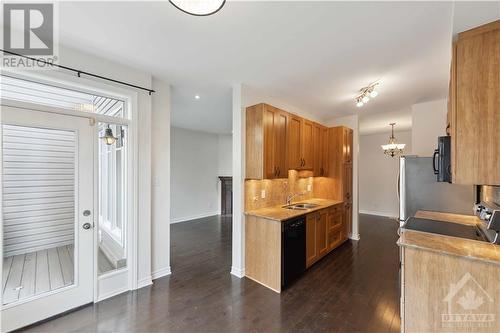 103 Mojave Crescent, Stittsville, ON - Indoor Photo Showing Kitchen