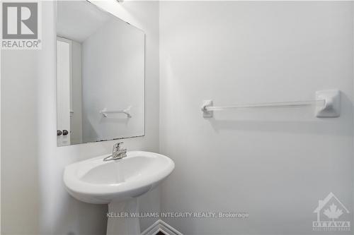 103 Mojave Crescent, Ottawa, ON - Indoor Photo Showing Bathroom