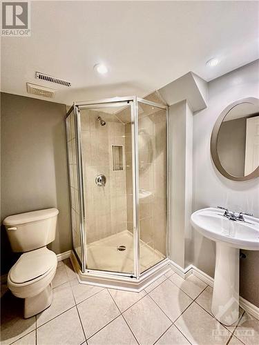 503 Rosehill Avenue, Stittsville, ON - Indoor Photo Showing Bathroom