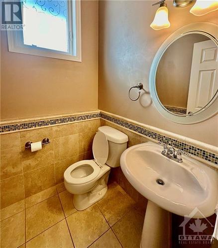 503 Rosehill Avenue, Stittsville, ON - Indoor Photo Showing Bathroom