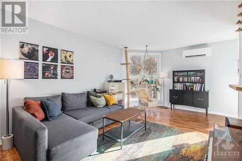 7 Armstrong Street Unit#15, Ottawa, ON - Indoor Photo Showing Living Room