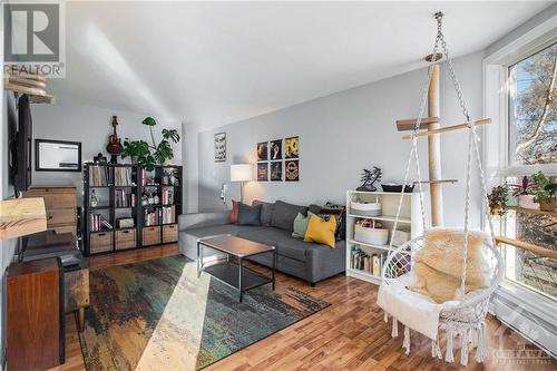 7 Armstrong Street Unit#15, Ottawa, ON - Indoor Photo Showing Living Room