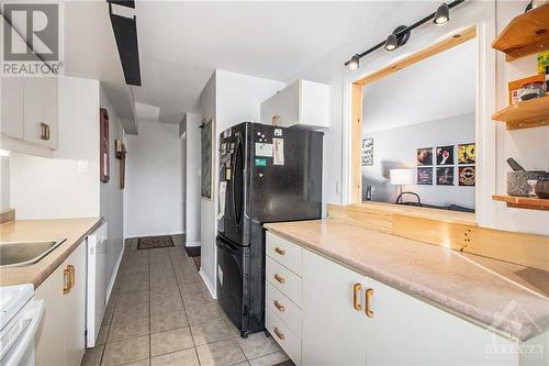 7 Armstrong Street Unit#15, Ottawa, ON - Indoor Photo Showing Kitchen