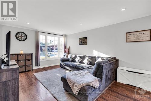 1241 Vancouver Avenue, Ottawa, ON - Indoor Photo Showing Living Room