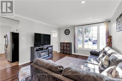 1241 Vancouver Avenue, Ottawa, ON - Indoor Photo Showing Living Room