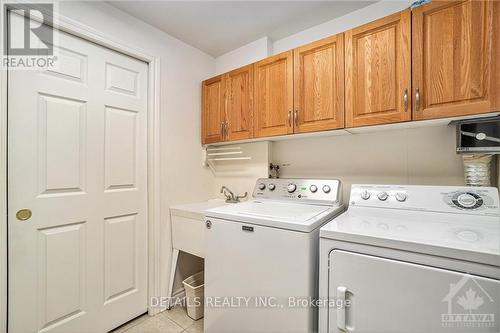 407 - 136 Darlington, Ottawa, ON - Indoor Photo Showing Laundry Room