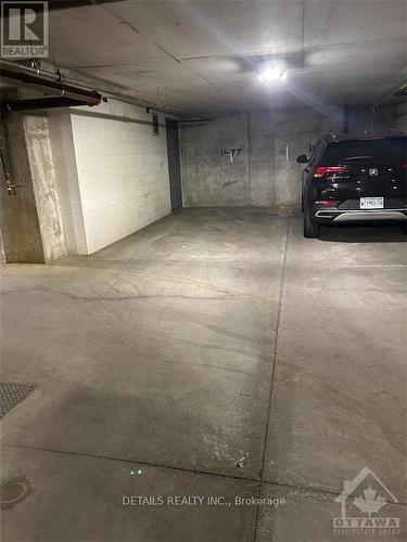 407 - 136 Darlington, Ottawa, ON - Indoor Photo Showing Garage