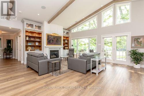 3045 Catherine Street, Thames Centre (Dorchester), ON - Indoor Photo Showing Living Room With Fireplace