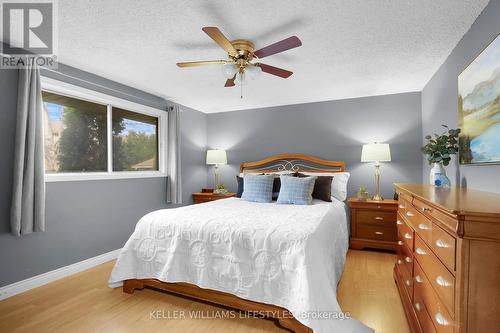 350 Highview Crescent, London, ON - Indoor Photo Showing Bedroom