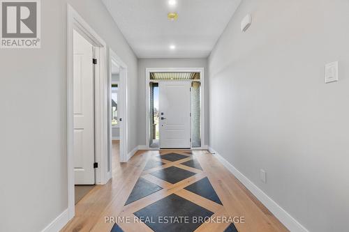 185 Collins Way, Strathroy-Caradoc (Caradoc), ON - Indoor Photo Showing Other Room