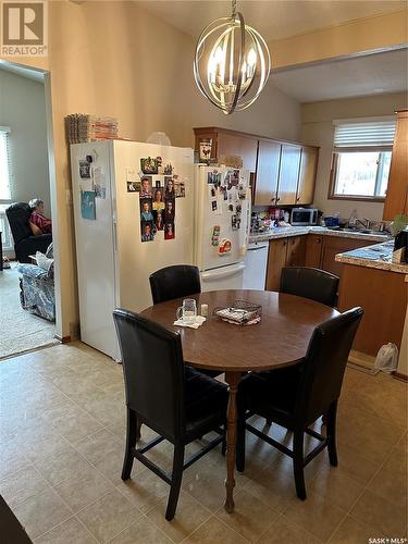 312 Macdonald Drive, Swift Current, SK - Indoor Photo Showing Dining Room