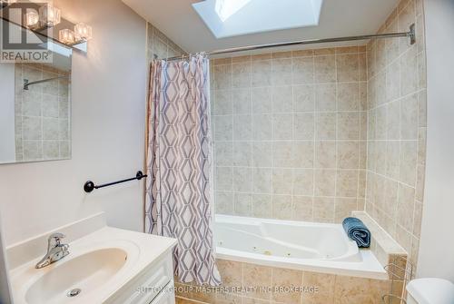 47 Livingston Street, Kingston (Central City East), ON - Indoor Photo Showing Bathroom