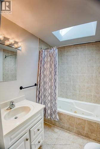 47 Livingston Street, Kingston (Central City East), ON - Indoor Photo Showing Bathroom