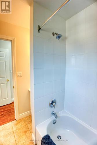 47 Livingston Street, Kingston (Central City East), ON - Indoor Photo Showing Bathroom