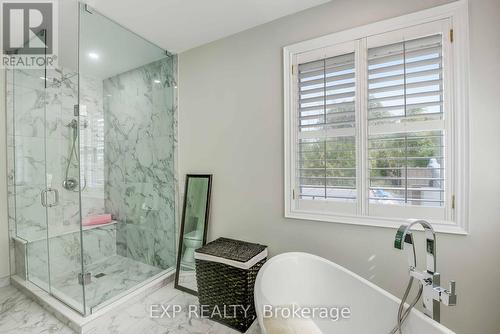 3750 Kalar Road, Niagara Falls (208 - Mt. Carmel), ON - Indoor Photo Showing Bathroom