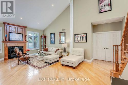 3750 Kalar Road, Niagara Falls (208 - Mt. Carmel), ON - Indoor Photo Showing Living Room With Fireplace