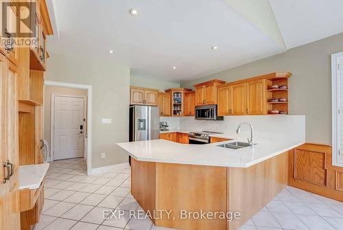 3750 Kalar Road, Niagara Falls (208 - Mt. Carmel), ON - Indoor Photo Showing Kitchen With Double Sink