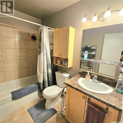 524 500 Olive Diefenbaker Drive, Prince Albert, SK - Indoor Photo Showing Bathroom