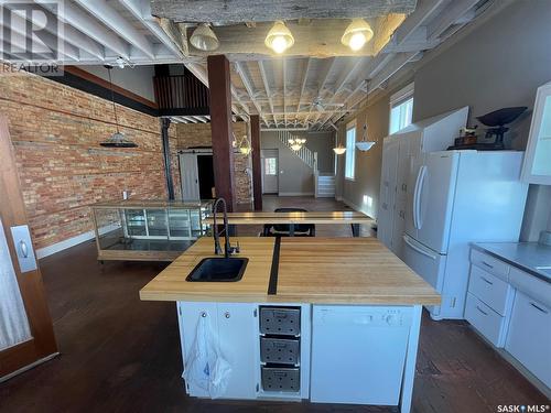 1002 9Th Street, Perdue, SK - Indoor Photo Showing Kitchen