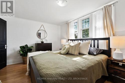 89 Louisa Street, St. Catharines (451 - Downtown), ON - Indoor Photo Showing Bedroom