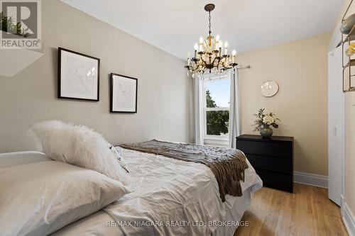 89 Louisa Street, St. Catharines (451 - Downtown), ON - Indoor Photo Showing Bedroom