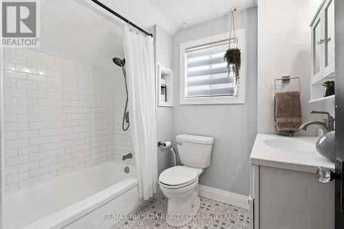 89 Louisa Street, St. Catharines (451 - Downtown), ON - Indoor Photo Showing Bathroom