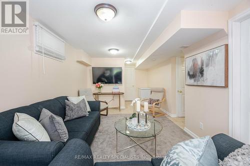 59 Decourcy-Ireland Circle, Ajax, ON - Indoor Photo Showing Living Room