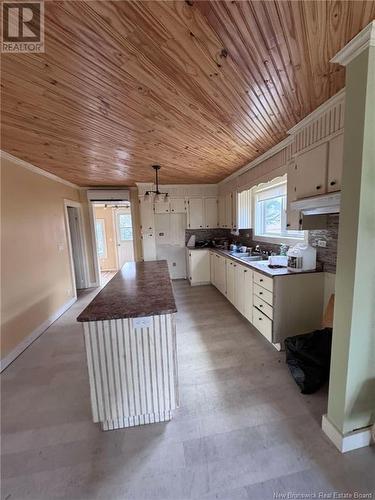 138 Lansdowne Street, Campbellton, NB - Indoor Photo Showing Kitchen With Double Sink