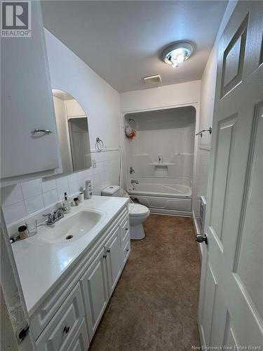 138 Lansdowne Street, Campbellton, NB - Indoor Photo Showing Bathroom