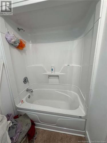 138 Lansdowne Street, Campbellton, NB - Indoor Photo Showing Bathroom