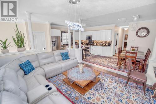 119 Blackthorn Drive, Vaughan, ON - Indoor Photo Showing Living Room