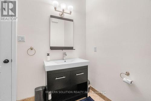 119 Blackthorn Drive, Vaughan, ON - Indoor Photo Showing Bathroom