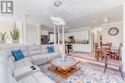 119 Blackthorn Drive, Vaughan, ON - Indoor Photo Showing Living Room