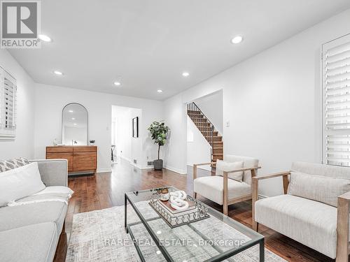 5 Mabley Crescent, Vaughan, ON - Indoor Photo Showing Living Room