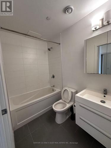 602K - 180 Enterprise Boulevard, Markham, ON - Indoor Photo Showing Bathroom