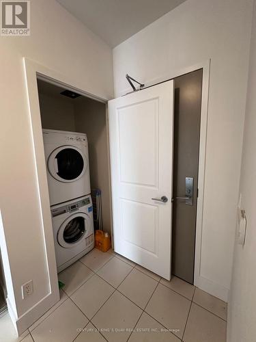 602K - 180 Enterprise Boulevard, Markham, ON - Indoor Photo Showing Laundry Room