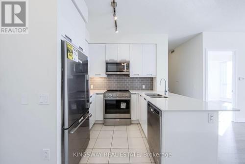 2815 - 35 Watergarden Drive, Mississauga, ON - Indoor Photo Showing Kitchen With Stainless Steel Kitchen With Double Sink With Upgraded Kitchen