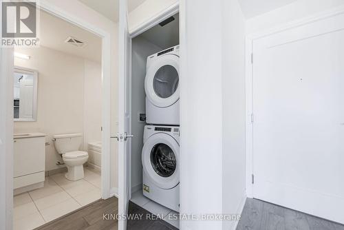 2815 - 35 Watergarden Drive, Mississauga, ON - Indoor Photo Showing Laundry Room