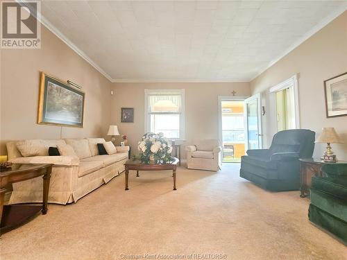 25 Wilson Avenue, Chatham, ON - Indoor Photo Showing Living Room