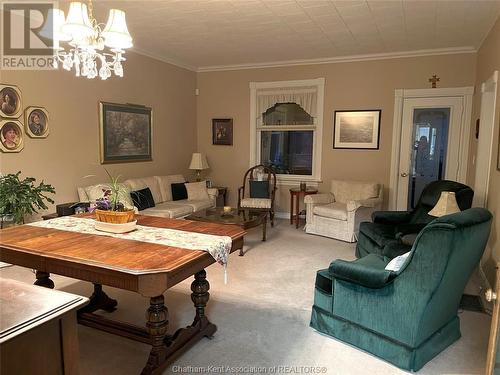 25 Wilson Avenue, Chatham, ON - Indoor Photo Showing Living Room