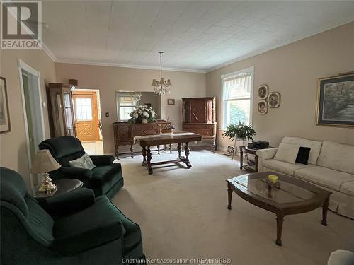 25 Wilson Avenue, Chatham, ON - Indoor Photo Showing Living Room