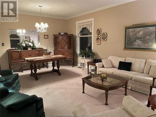 25 Wilson Avenue, Chatham, ON - Indoor Photo Showing Living Room