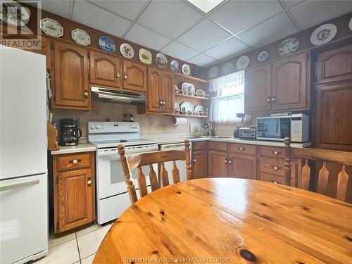 25 Wilson Avenue, Chatham, ON - Indoor Photo Showing Kitchen