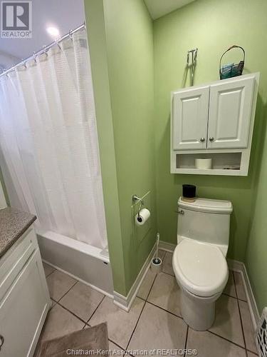 25 Wilson Avenue, Chatham, ON - Indoor Photo Showing Bathroom